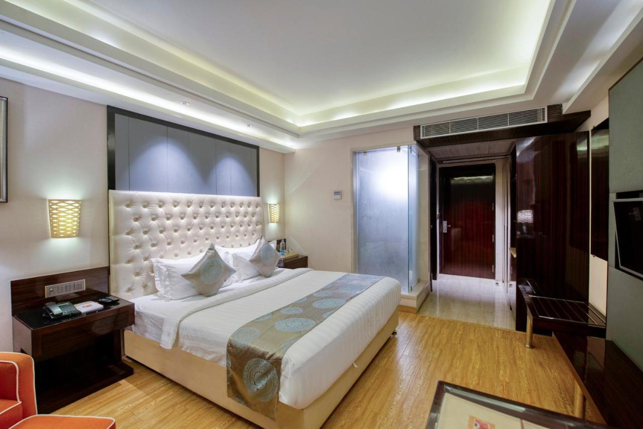 Om Clarks Inn Raebareli Extérieur photo