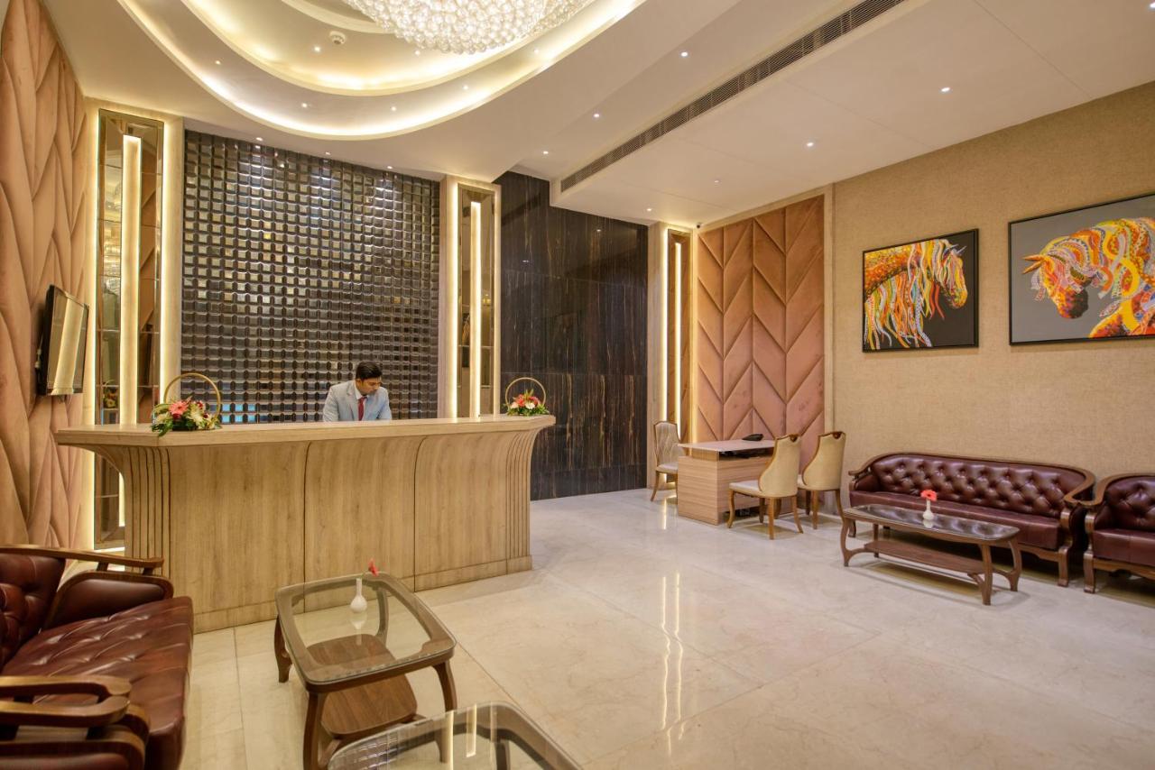 Om Clarks Inn Raebareli Extérieur photo