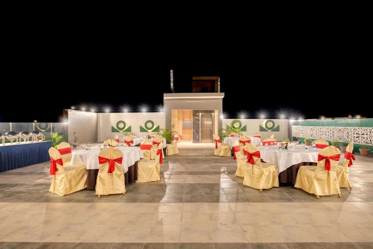 Om Clarks Inn Raebareli Extérieur photo