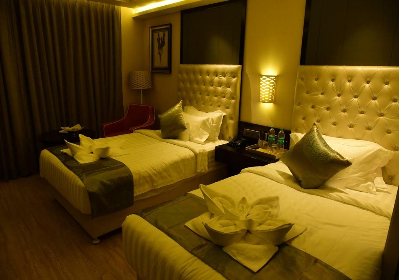Om Clarks Inn Raebareli Extérieur photo