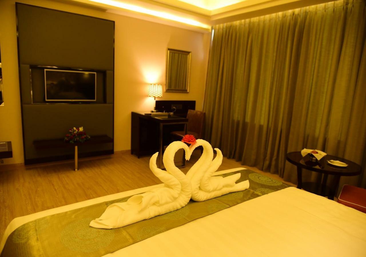 Om Clarks Inn Raebareli Extérieur photo