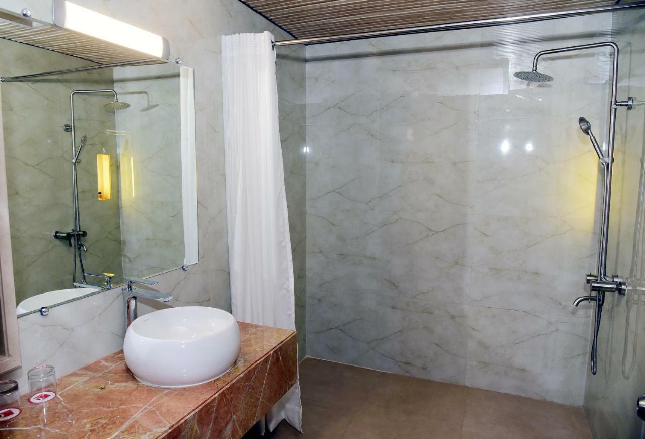 Om Clarks Inn Raebareli Extérieur photo