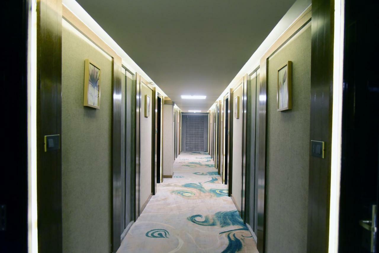 Om Clarks Inn Raebareli Extérieur photo